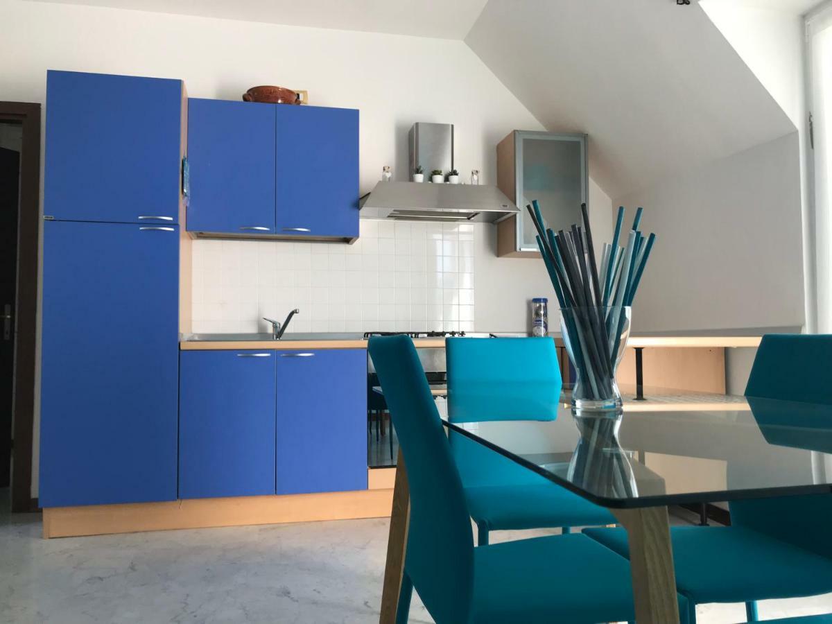 La Magnolia Apartments Violet Desenzano del Garda Ngoại thất bức ảnh