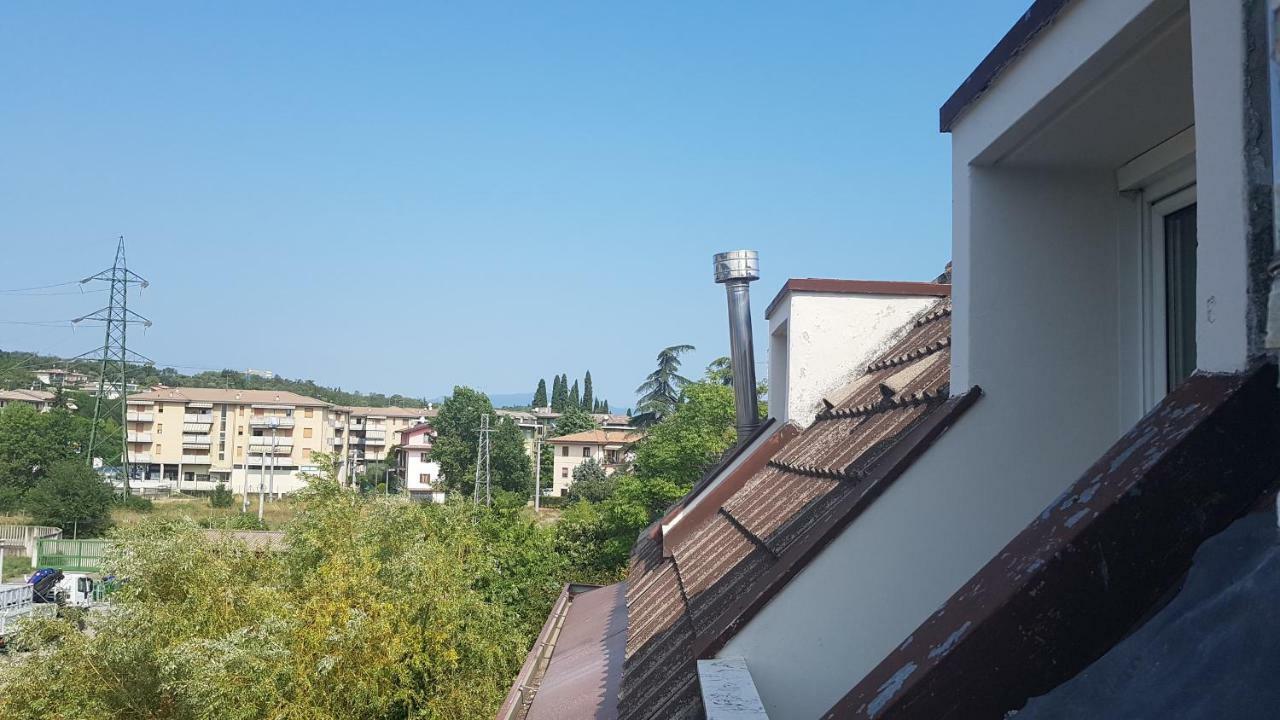 La Magnolia Apartments Violet Desenzano del Garda Ngoại thất bức ảnh