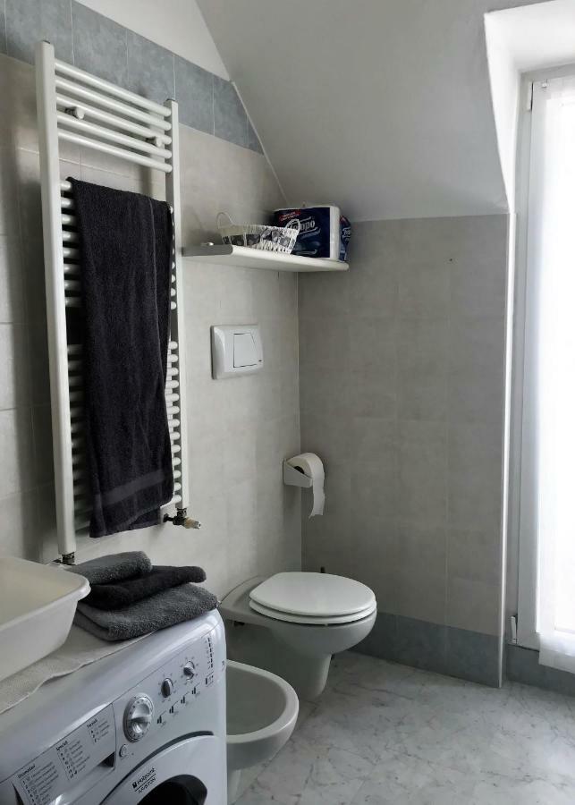 La Magnolia Apartments Violet Desenzano del Garda Ngoại thất bức ảnh